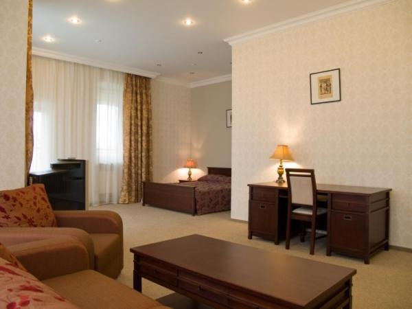 Marco Polo Hotel Ulʼyanovka Exteriör bild