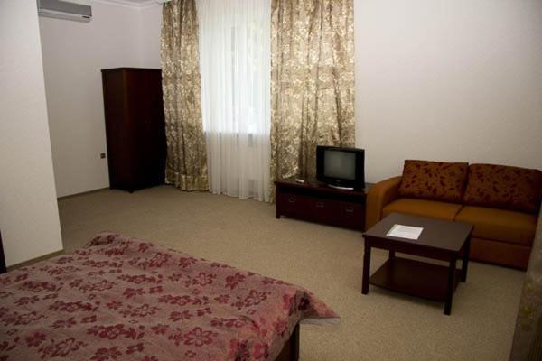 Marco Polo Hotel Ulʼyanovka Exteriör bild